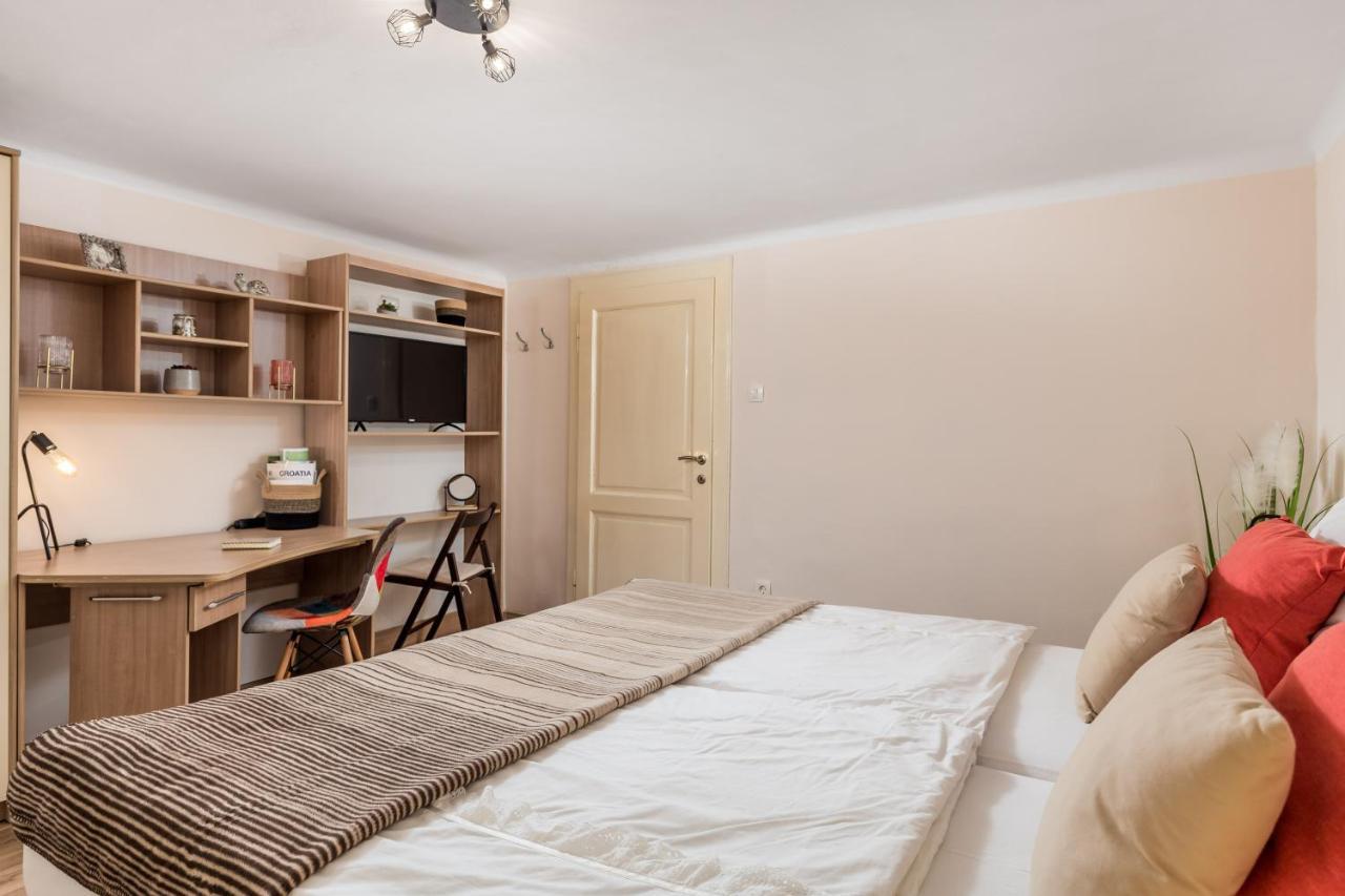 Carolina Apartment
